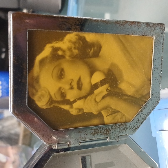 Antique Art Deco Desktop Clock - Picture 7 of 12